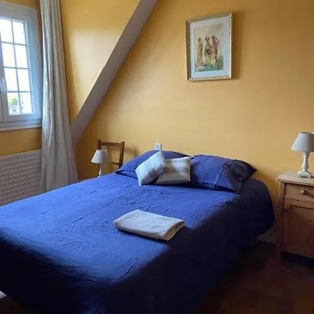 Maison 6-8 Pers A 300 M De La