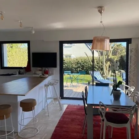 Maison 6-8 Pers A 300 M De La *
